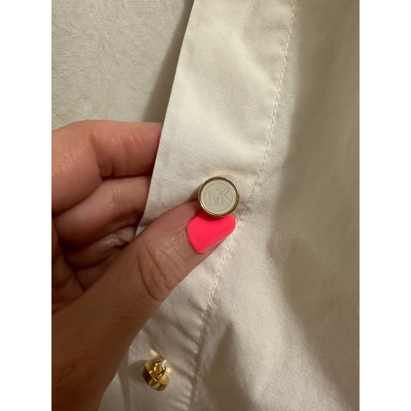 MK Cream Button Down Blouse - Picture 4 of 7